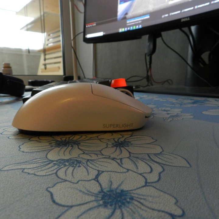 Logitech g pro x superlight white