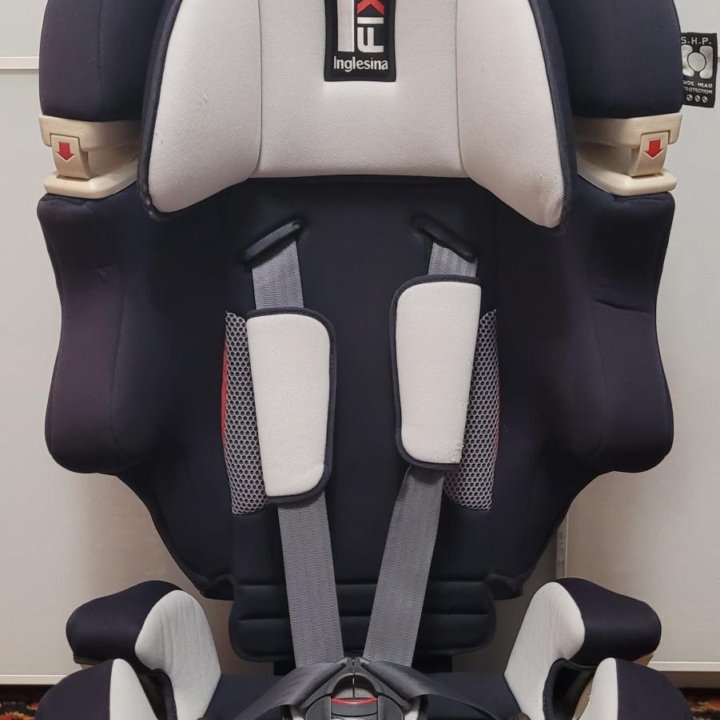 Продаётся автокресло Inglesina Isofix