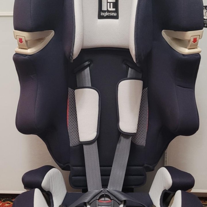 Продаётся автокресло Inglesina Isofix