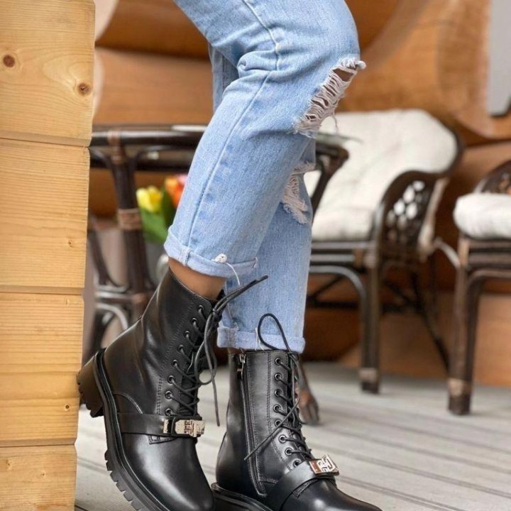 Ботинки Givenchy????