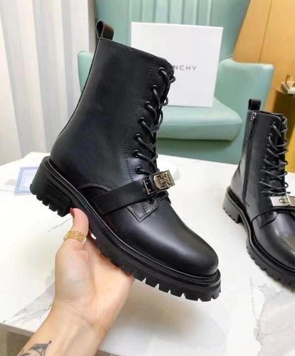 Ботинки Givenchy????
