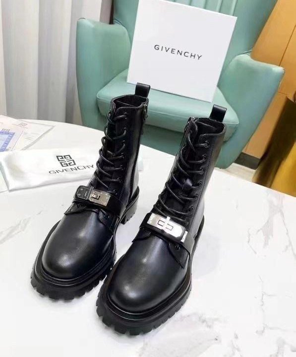 Ботинки Givenchy????