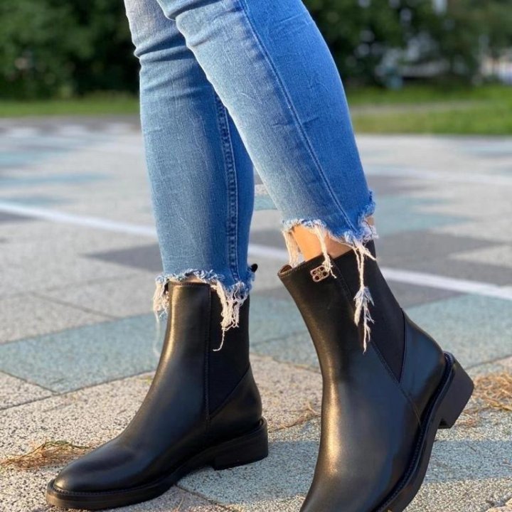 Ботинки Balenciaga????