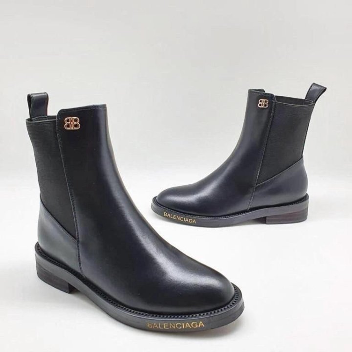 Ботинки Balenciaga????