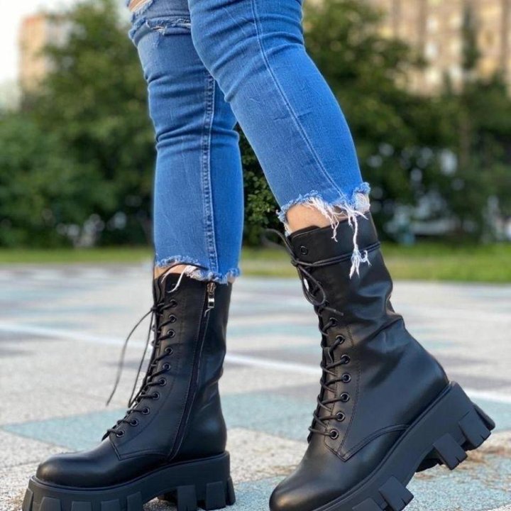 Ботинки Prada????