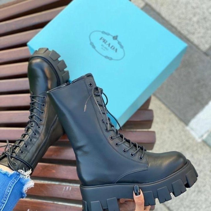Ботинки Prada????