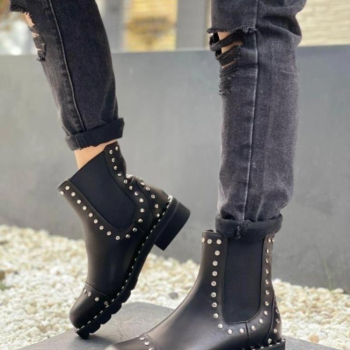 Ботинки Stuart Weitzman????