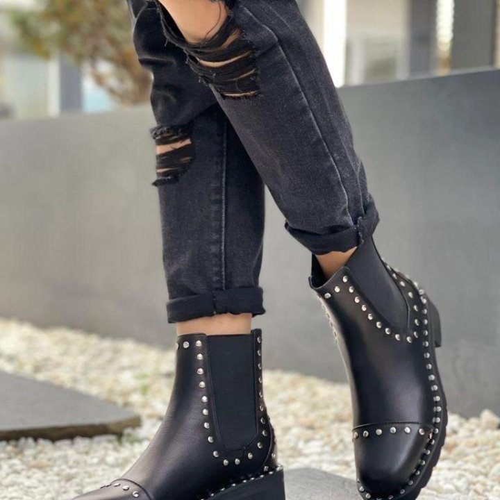 Ботинки Stuart Weitzman????