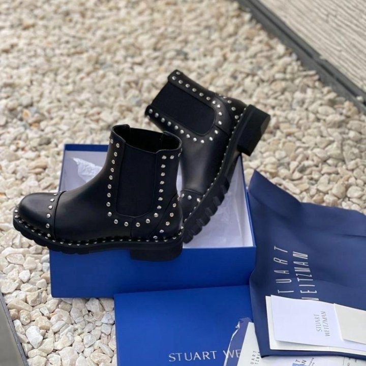 Ботинки Stuart Weitzman????