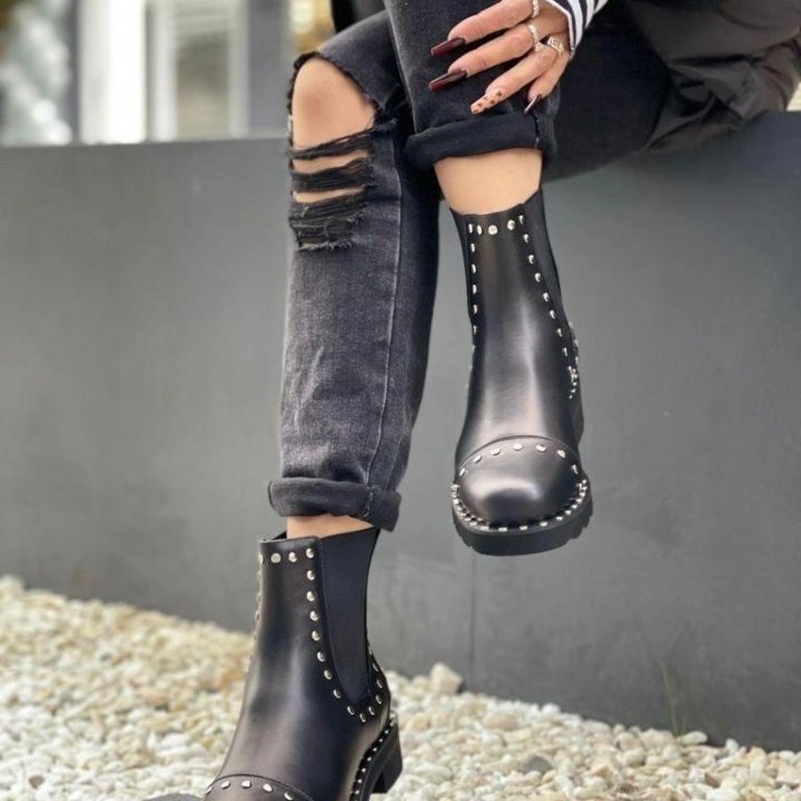 Ботинки Stuart Weitzman????