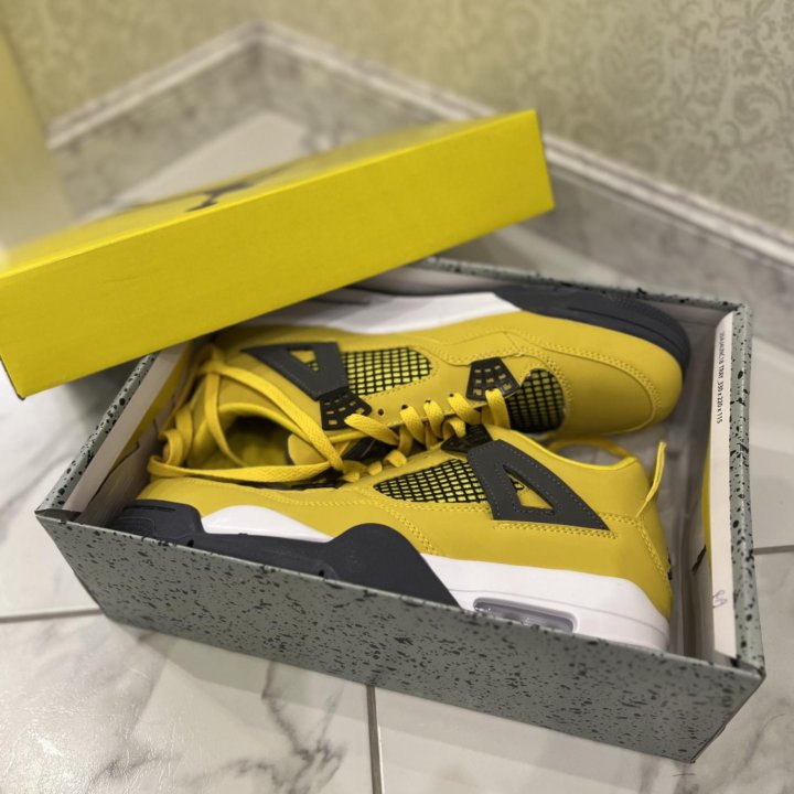 Новые Air Jordan 4