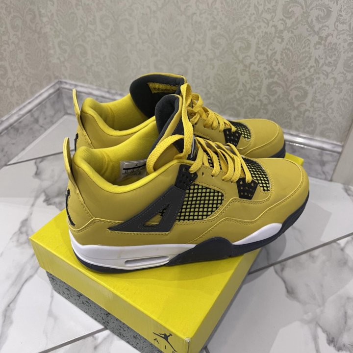 Новые Air Jordan 4