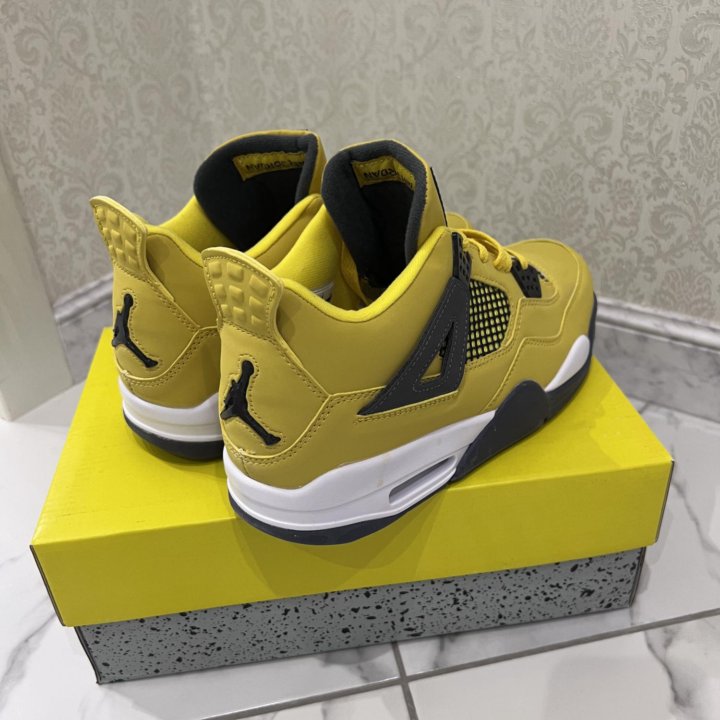 Новые Air Jordan 4