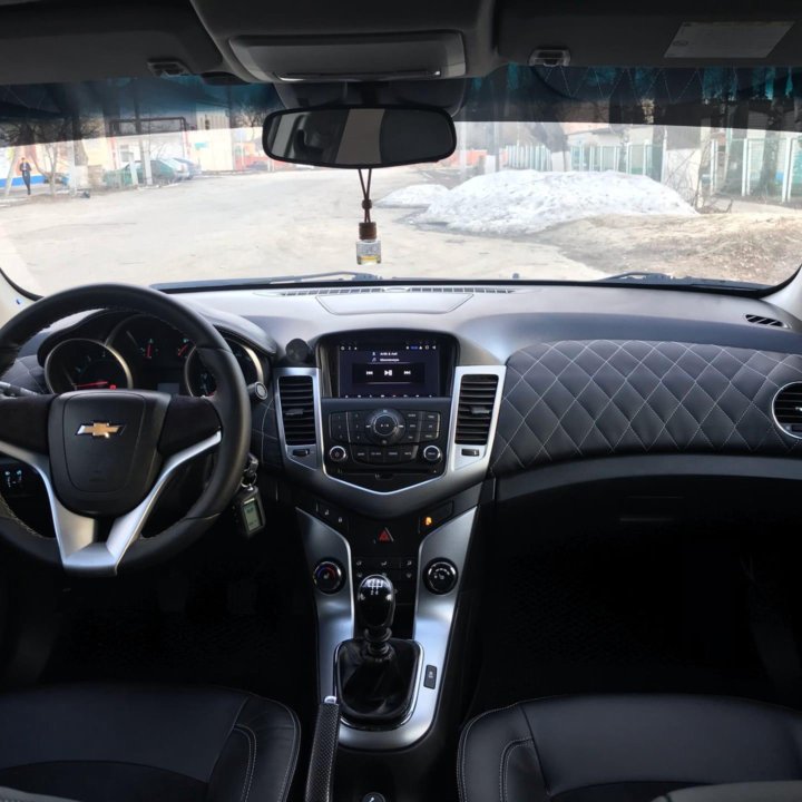 Дверные вставки + панель chevrolet cruze