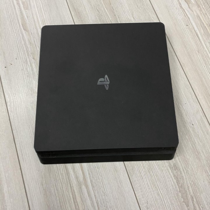 PS4 slim 1tb