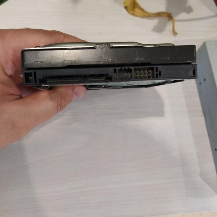 Жёсткий диск western digital 80 Гб.