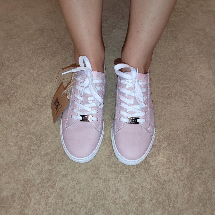 Кроссовки кеды