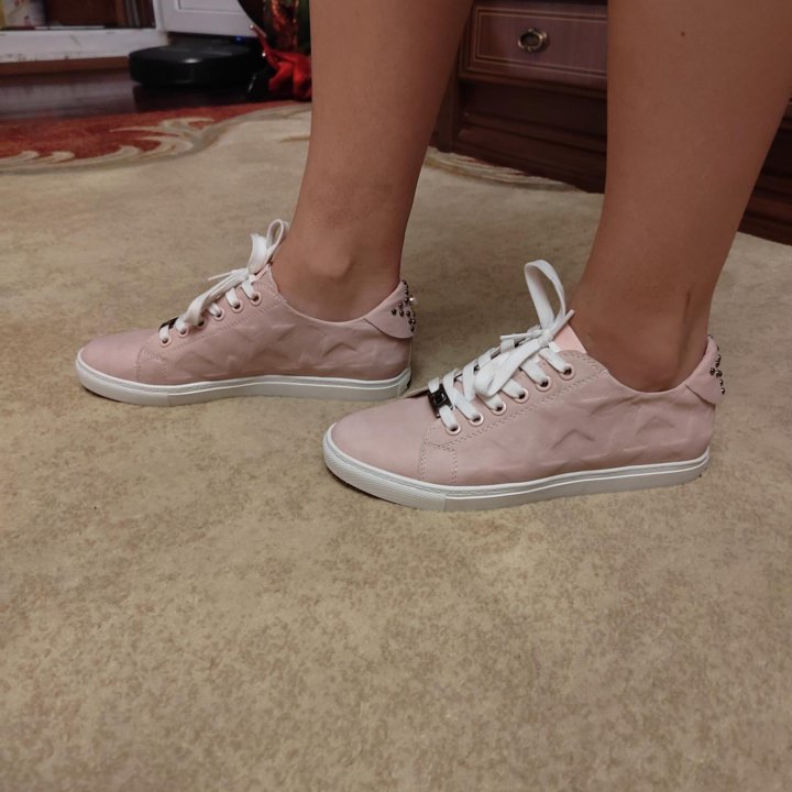 Кроссовки кеды