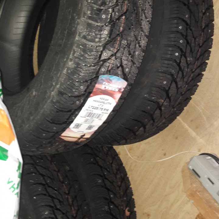 NOKIAN HAKKAPELIITTA LT3 LT225/75 R16