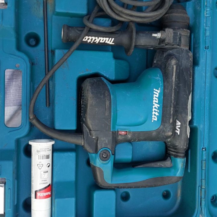 Перфоратор makita HR 3210c