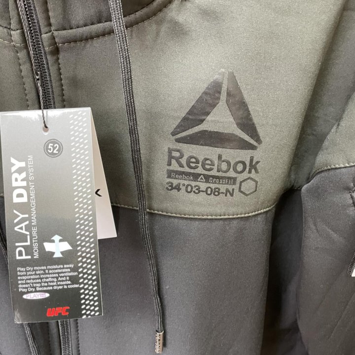 Спортивный костюм Reebok