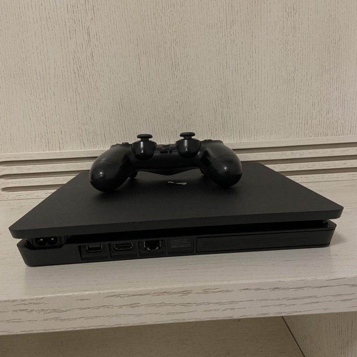 PS4 slim 1tb