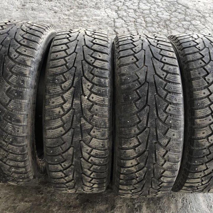 225/55 R18 шины зимние Нокиан 4шт