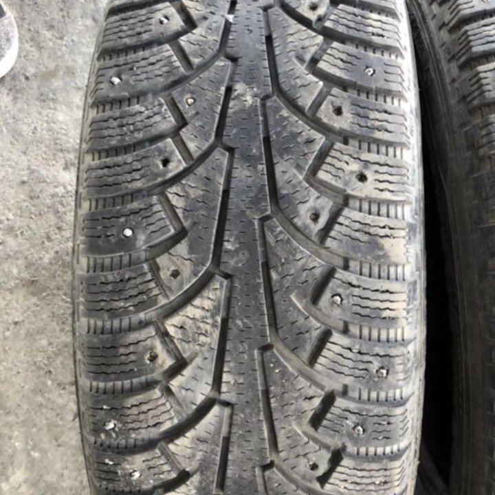 225/55 R18 шины зимние Нокиан 4шт