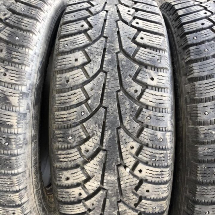 225/55 R18 шины зимние Нокиан 4шт