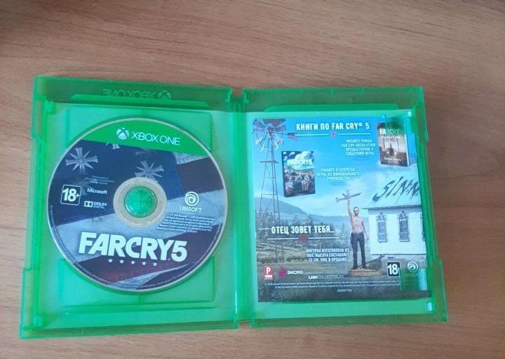 XBox One S 1Tb + 2 диска