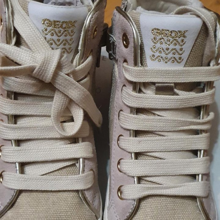 Кросовки Geox новые