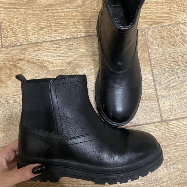 Ботинки Zara р35