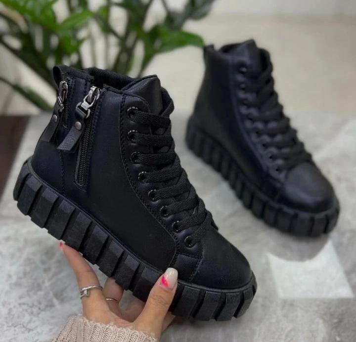 Новые ботинки