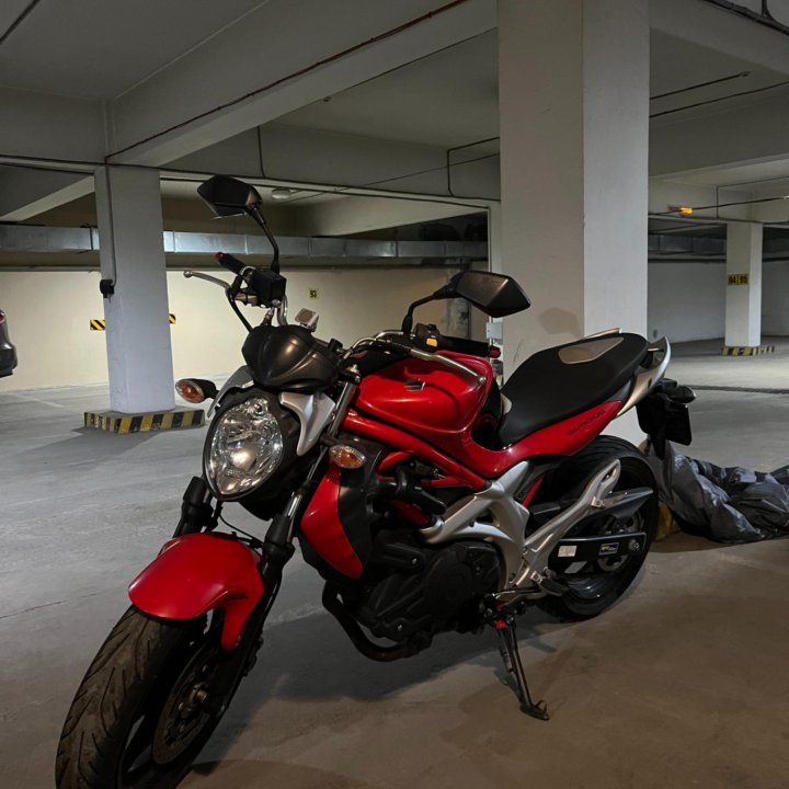 Мотоцикл Suzuki SFV Gladius 400 ABS, 2010