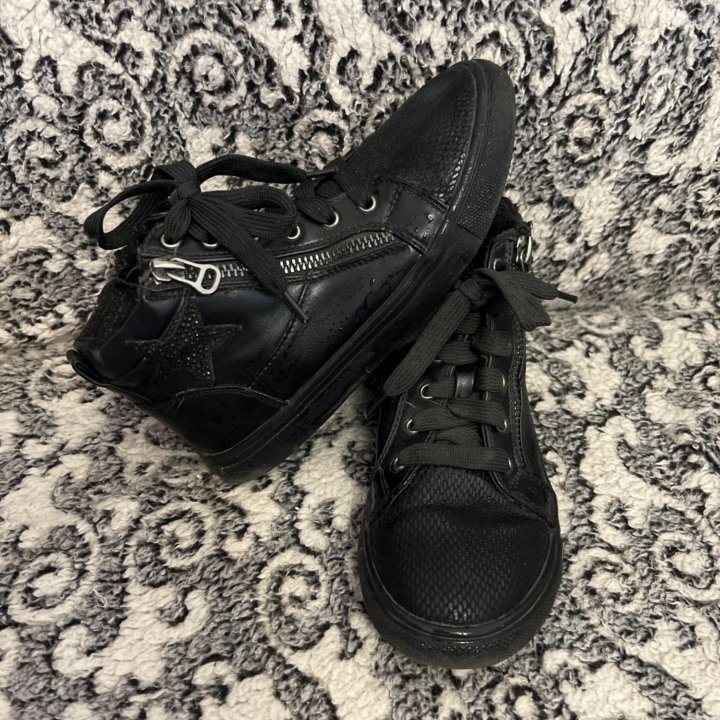 Ботинки осенние