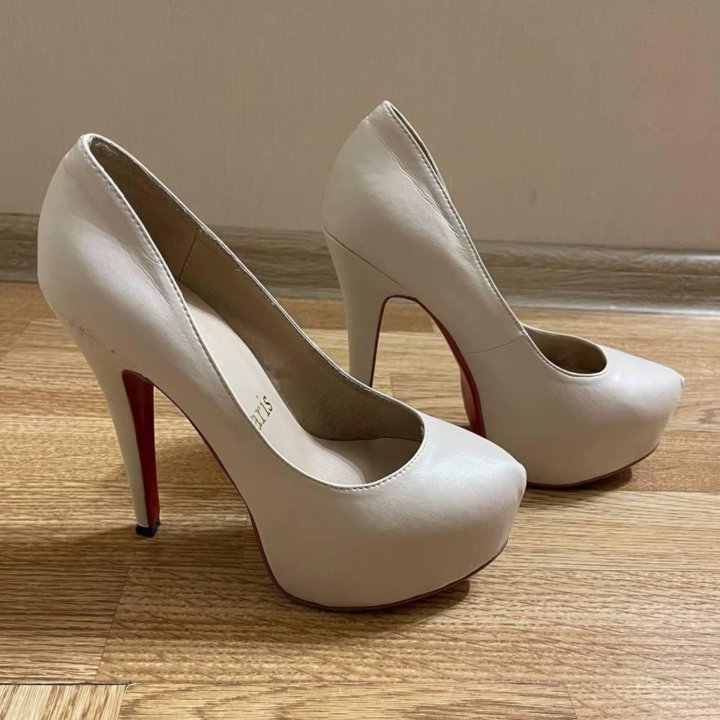 Туфли на каблуке