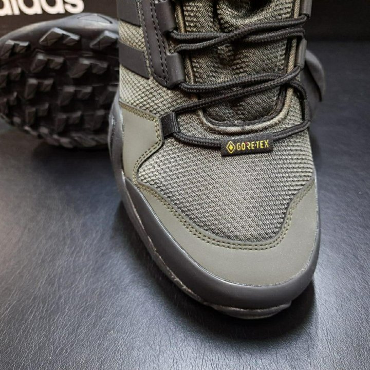 Кроссовки Adidas Gore-tex артикул 325 олив