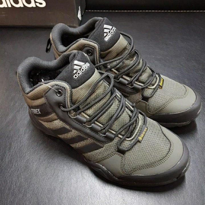 Кроссовки Adidas Gore-tex артикул 325 олив