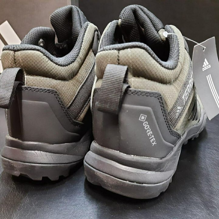 Кроссовки Adidas Gore-tex артикул 325 олив