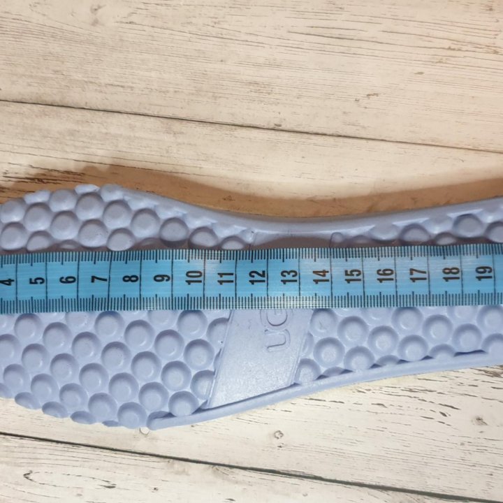 Ботинки UGG AUSTRALIA 36,5р