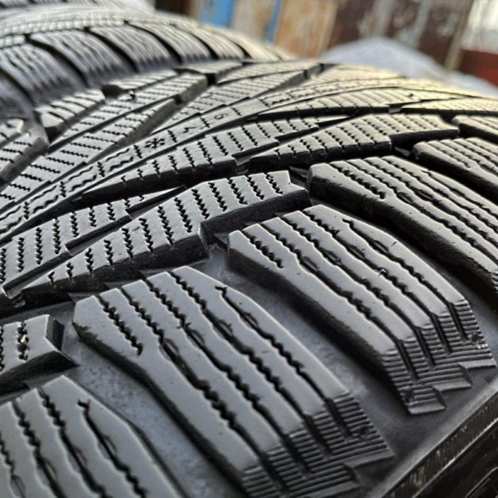 Nokian Tyres Hakkapeliitta R2 SUV 245/55 R19 107R