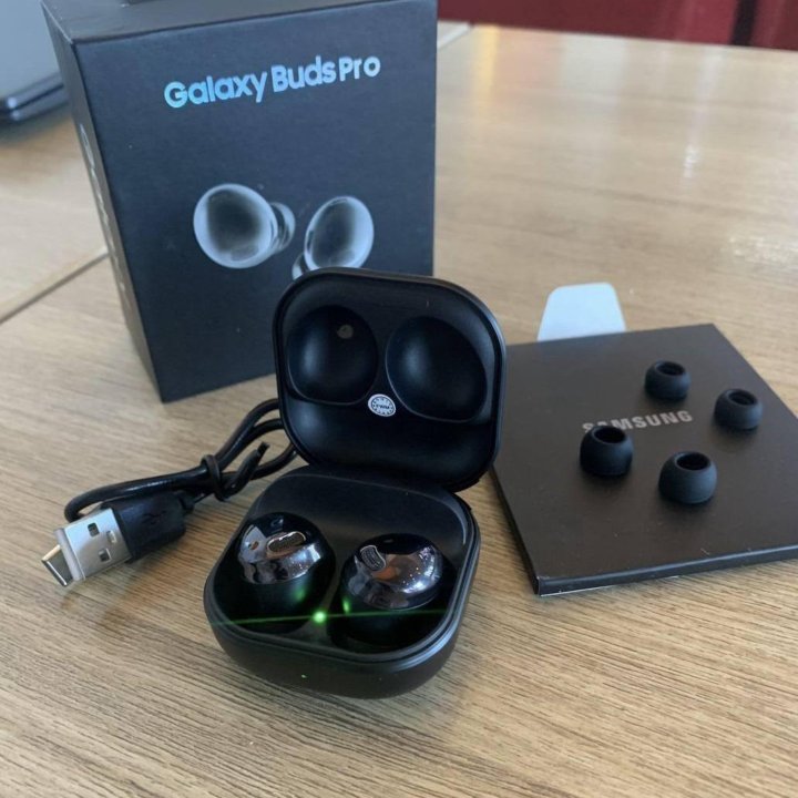 Беспроводные наушники Samsung Galaxy Buds Pro.