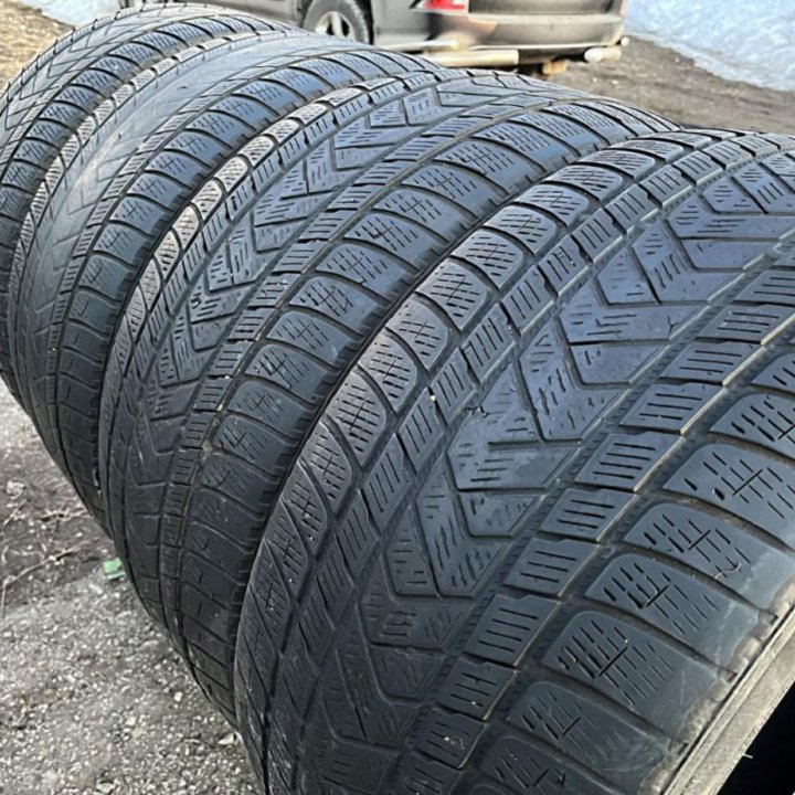 Pirelli Scorpion Winter 295/35 R21 107V