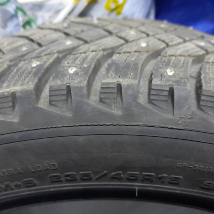 Goodyear ultra grip arctik 2- 235 45 r 18