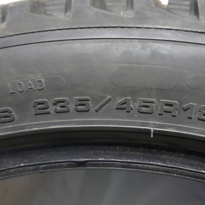 Goodyear ultra grip arctik 2- 235 45 r 18