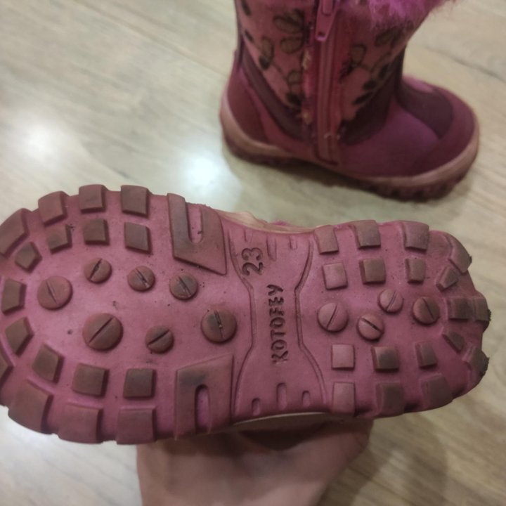 Валенки б/у для девочки Котофей 23 размер