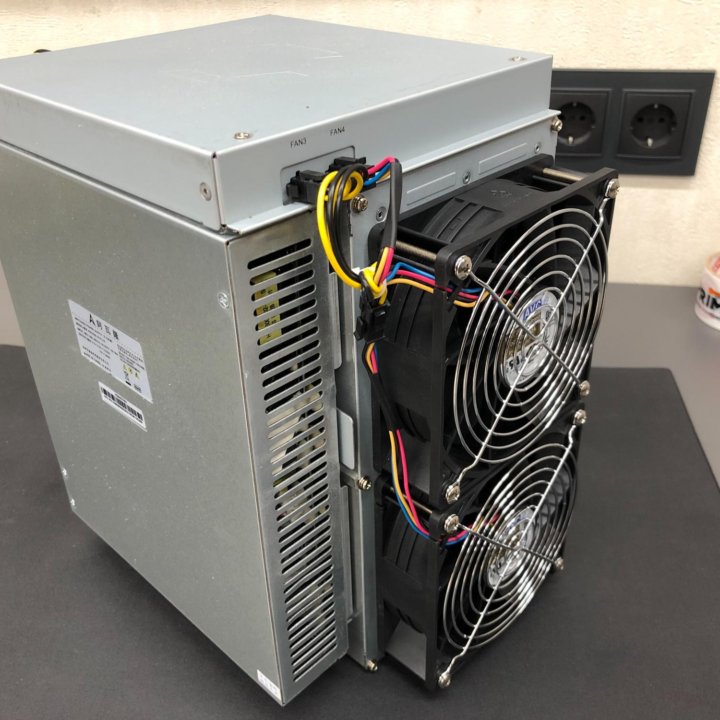 Avalon Miner A1126pro 64 Th/s