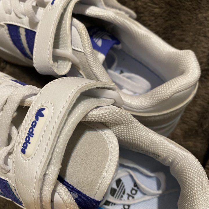 Новые кроссовки Adidas 39