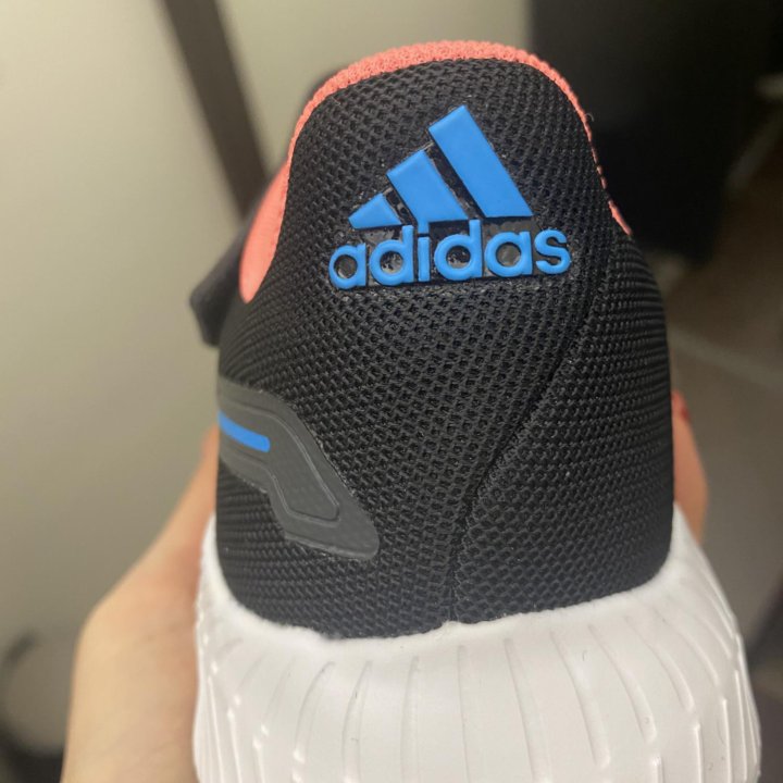 Кроссовки Adidas 31 новые