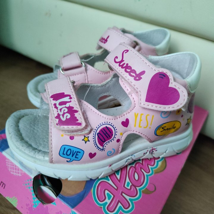 Сандали для девочки 24